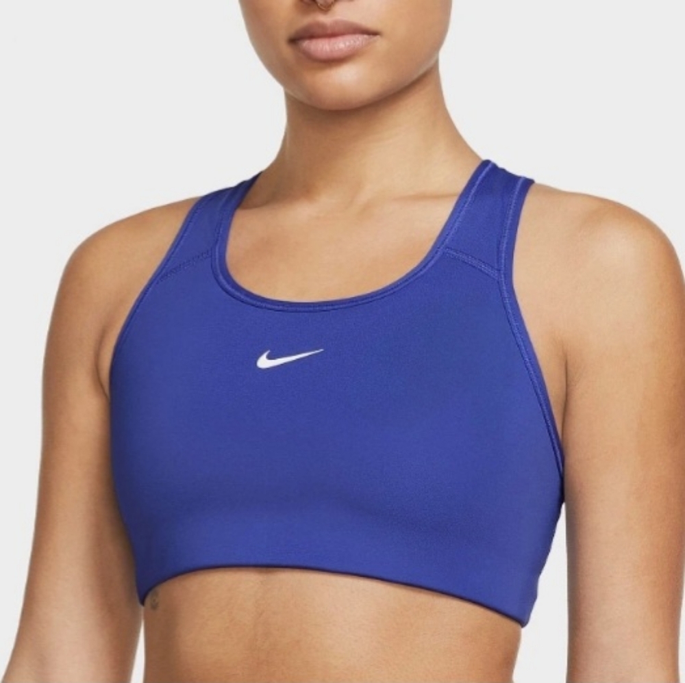 Nike Swoosh Women's Pad Sports Bra
